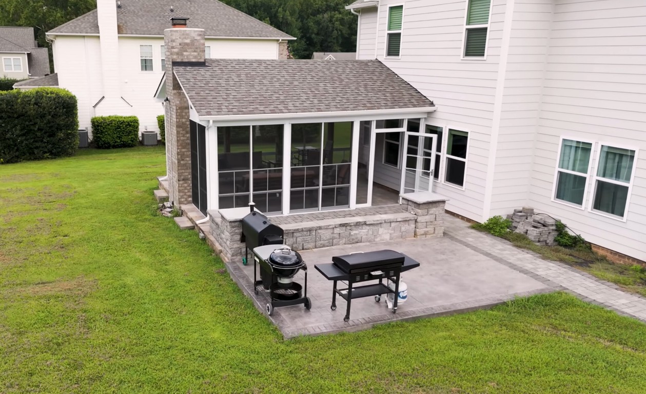 Screen room and patio enclosure protecting from insects in San Tan Valley